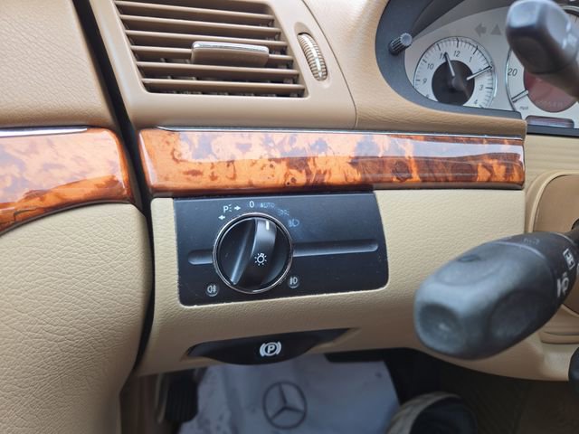Used 2008 Mercedes-Benz E 350 4MATIC Sedan image 19
