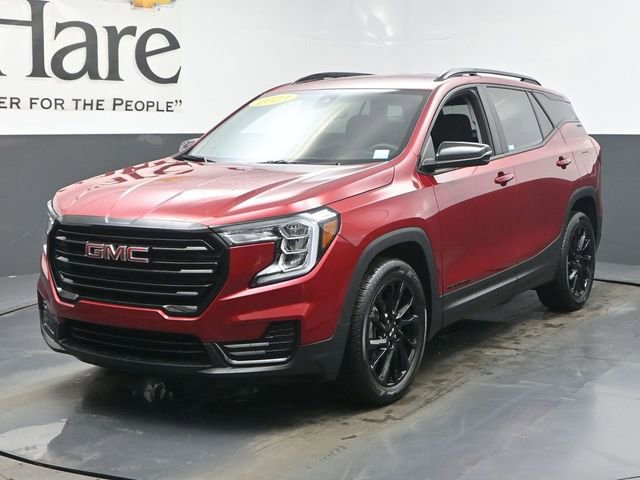 Used 2023 GMC Terrain SLE w/ Driver Convenience Package image 33