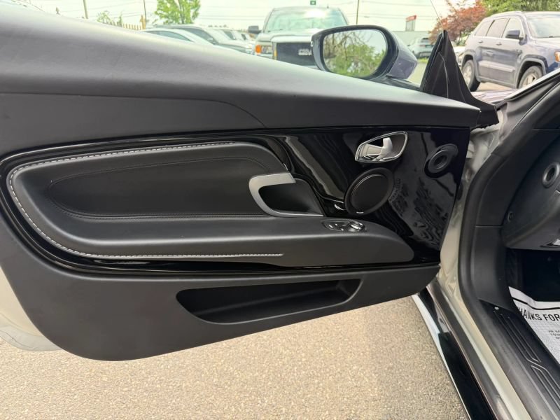 Used 2017 Aston Martin DB11 V12 RWD image 17