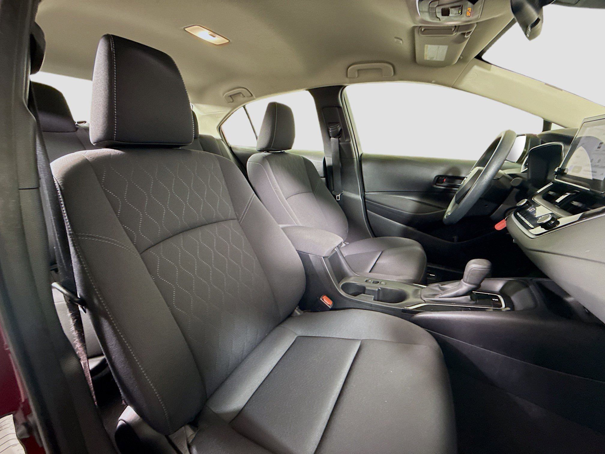 Used 2024 Toyota Corolla LE image 28