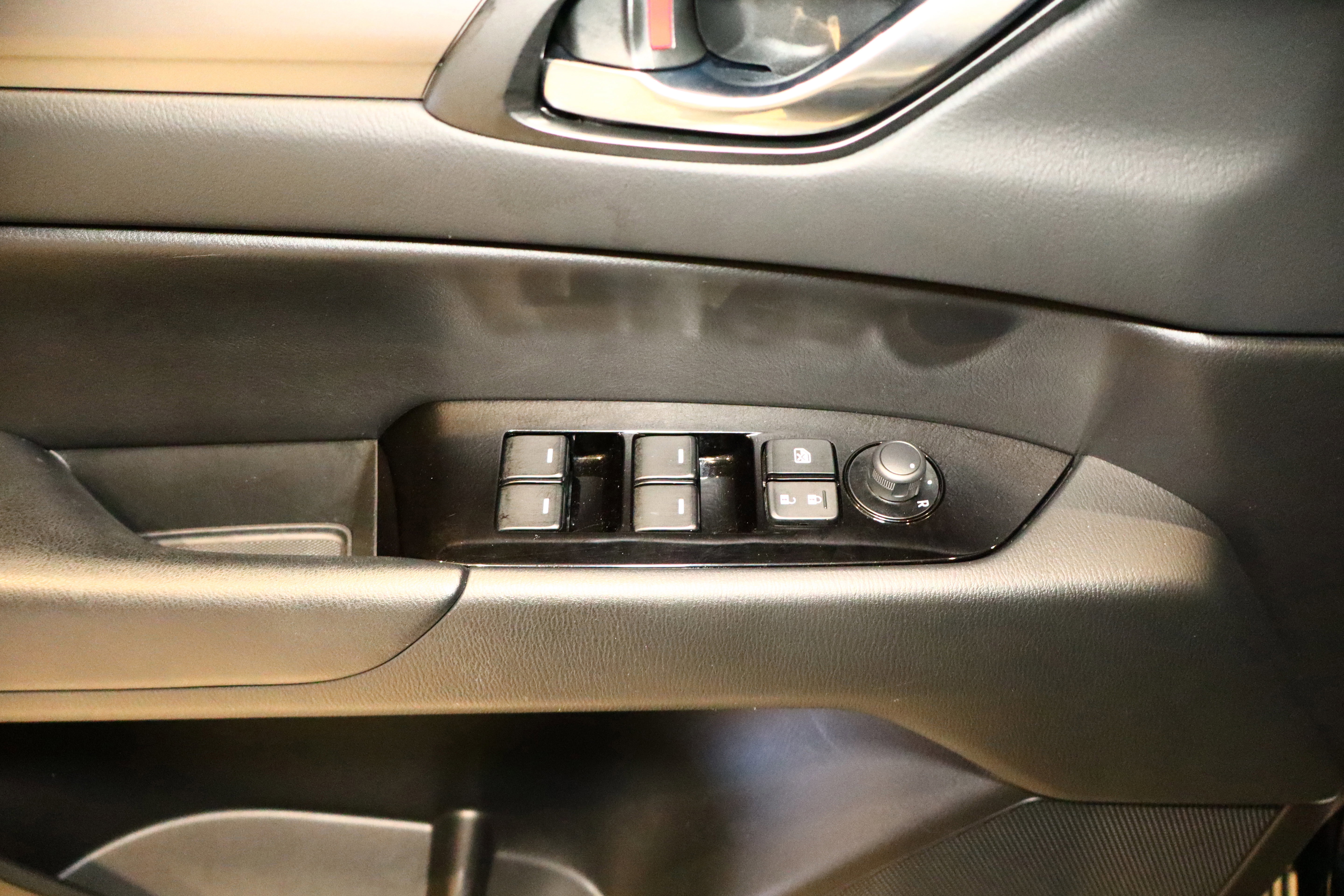 Used 2025 MAZDA CX-5 AWD 2.5 S w/ Preferred Package image 39