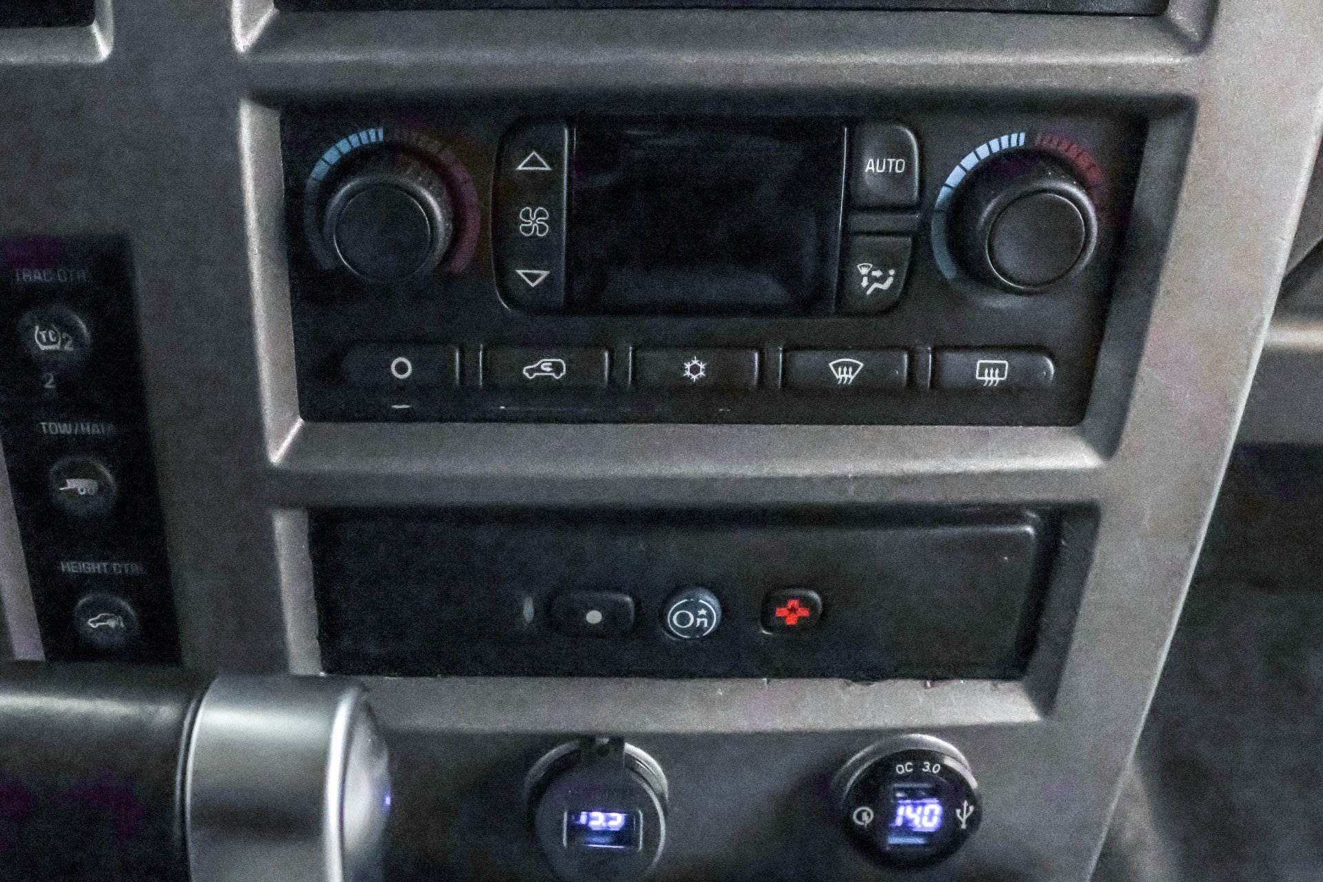 Used 2003 HUMMER H2 Luxury w/ Preferred Equipment Group image 9