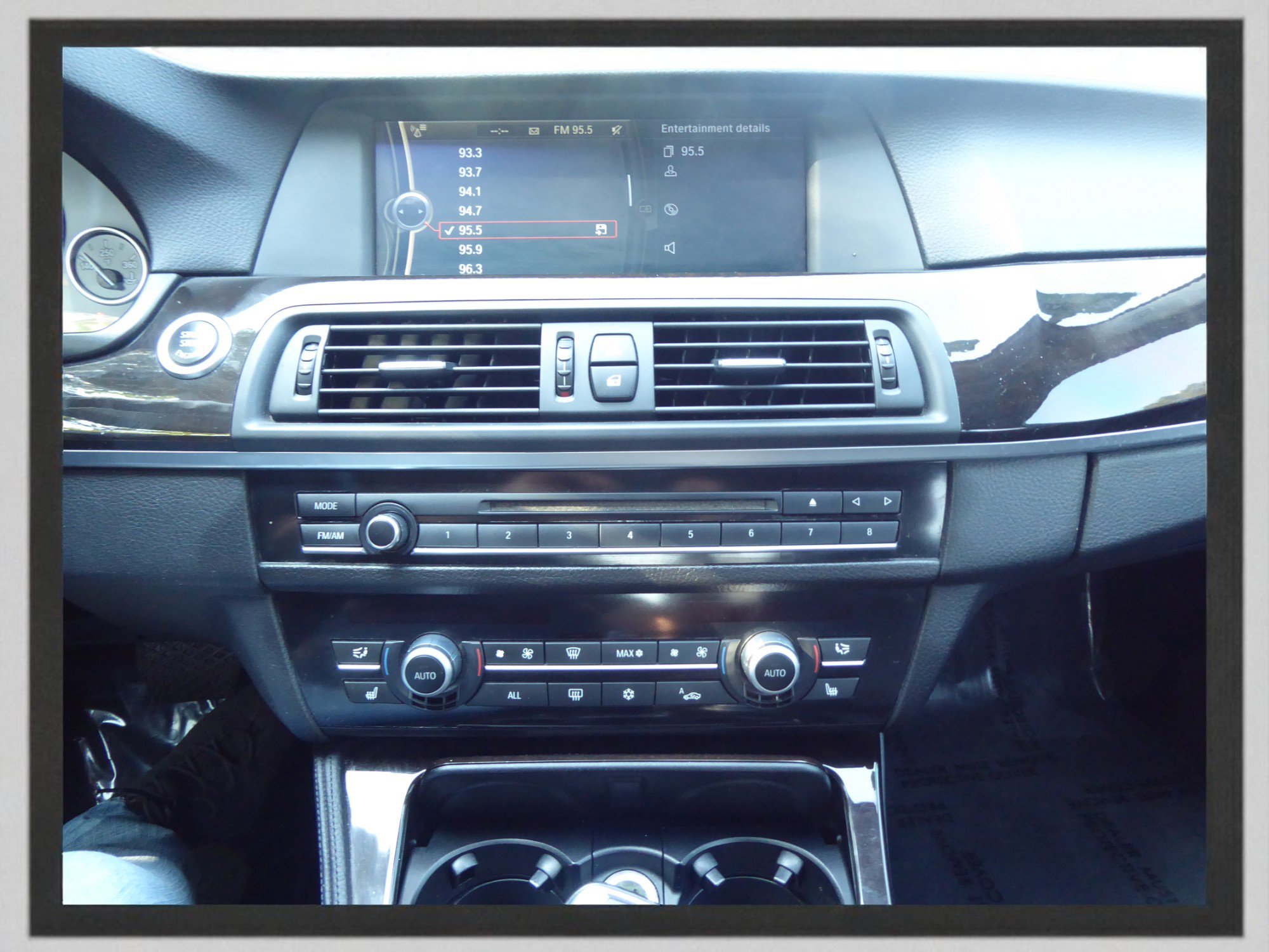 Used 2011 BMW 535i xDrive Sedan image 13