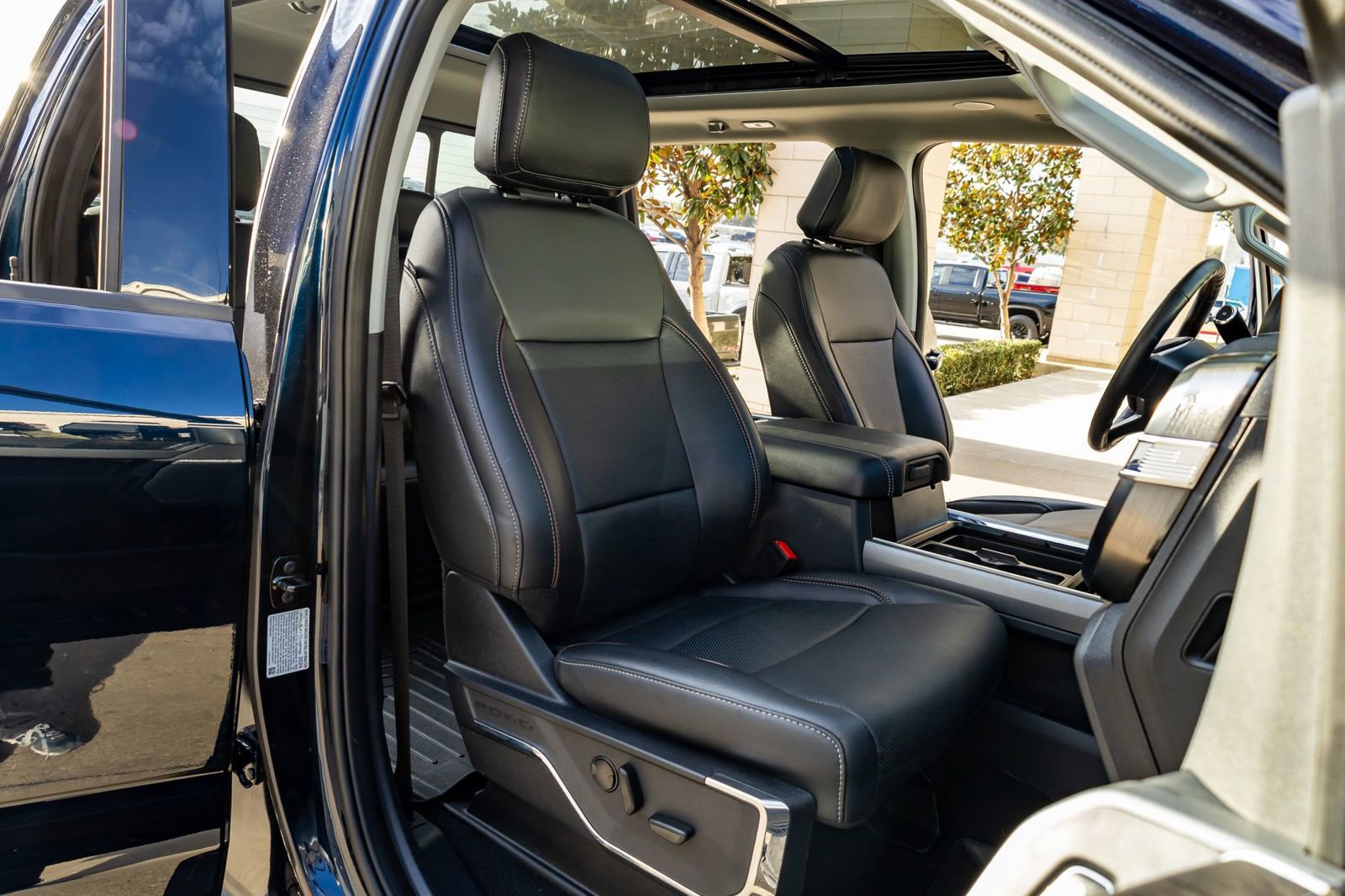 Used 2024 Ford F250 Lariat w/ Lariat Ultimate Package image 31