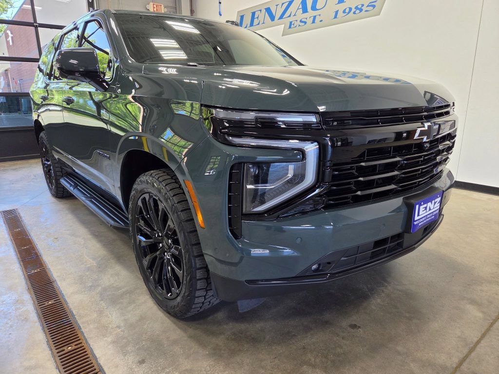 Used 2025 Chevrolet Tahoe RST w/ RST Capability Package AWD/4WD image 2