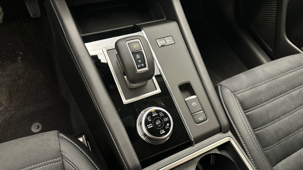 New 2026 Nissan Rogue SL image 14