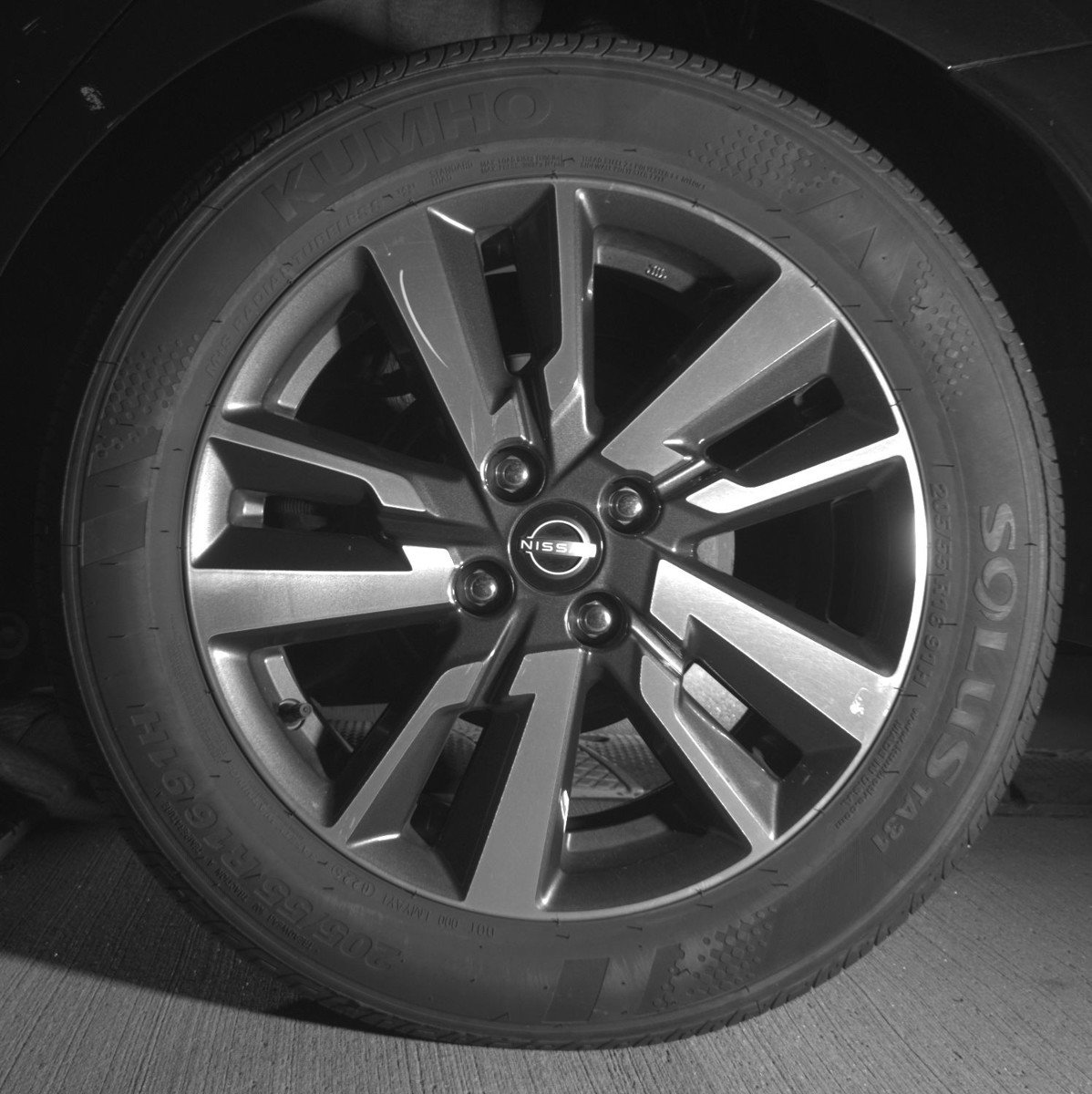 Used 2025 Nissan Versa SV image 14