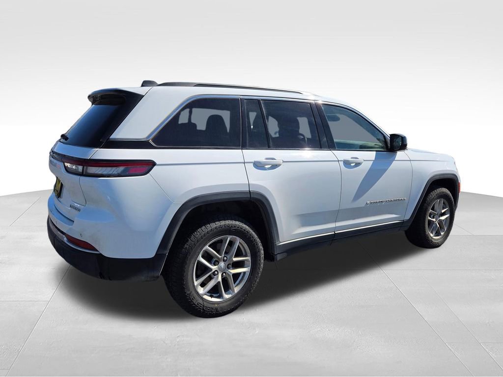 Used 2024 Jeep Grand Cherokee Laredo X w/ Trailer Tow Package AWD/4WD image 6