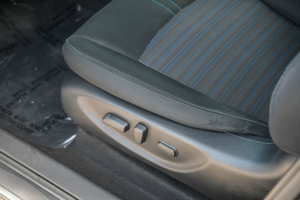 Used 2020 Nissan Leaf SV w/ SV Technology Package FWD image 25