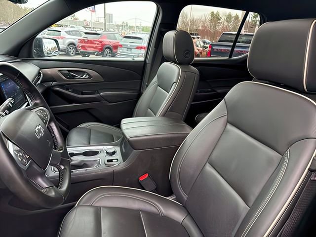 Used 2023 Chevrolet Traverse Premier w/ Redline Edition AWD/4WD image 16