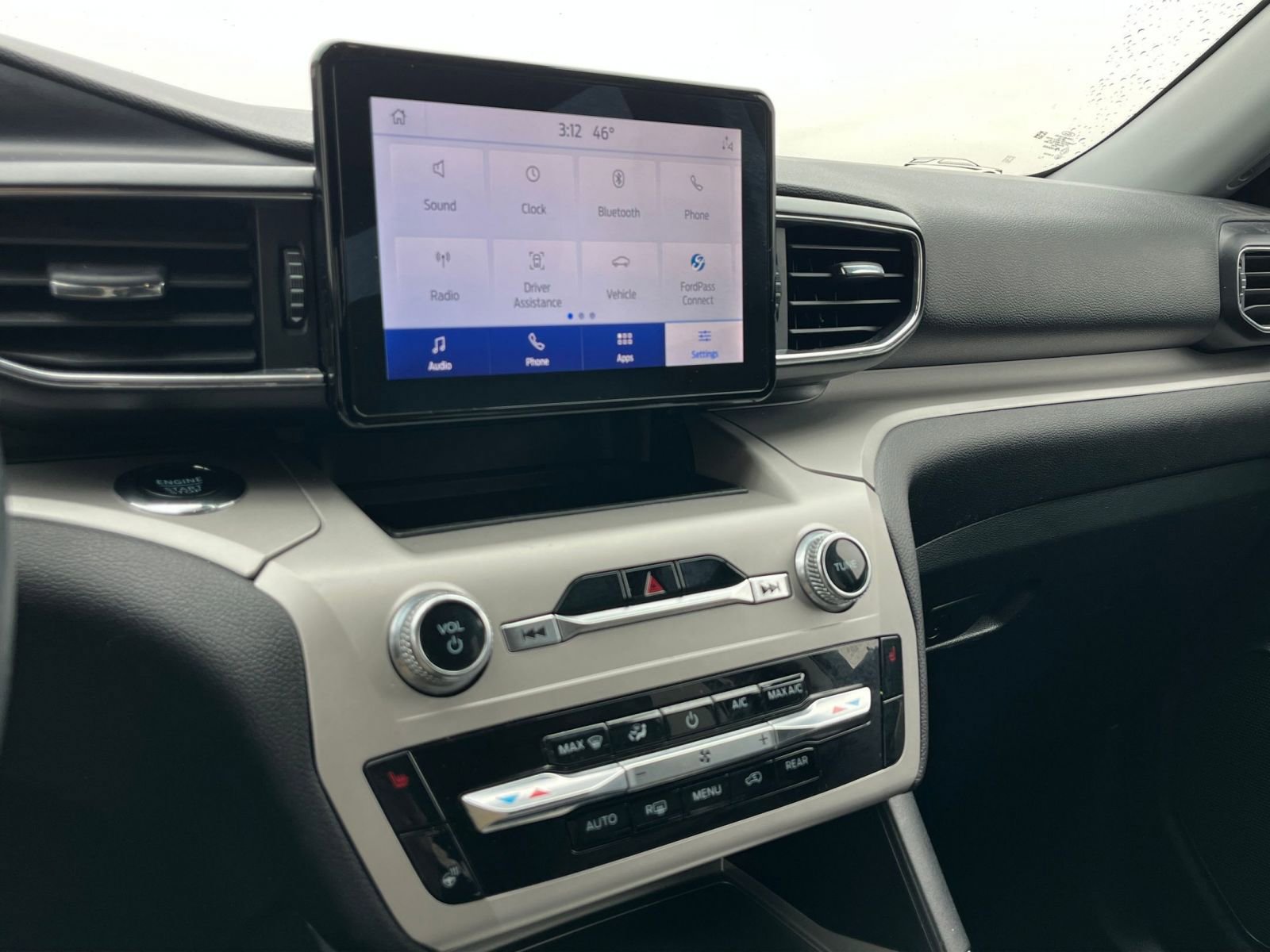 Used 2024 Ford Explorer XLT w/ Equipment Group 202A image 20