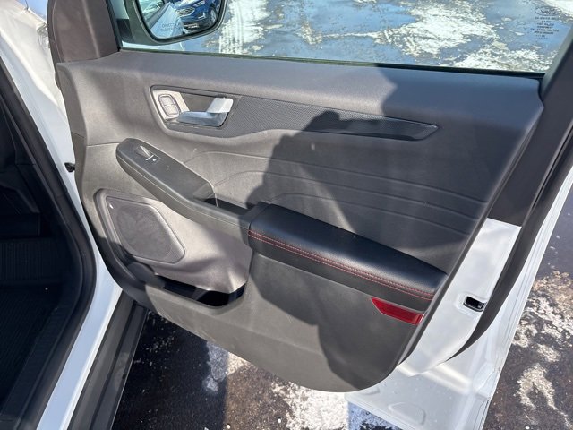 Used 2023 Ford Escape ST-Line Select image 7