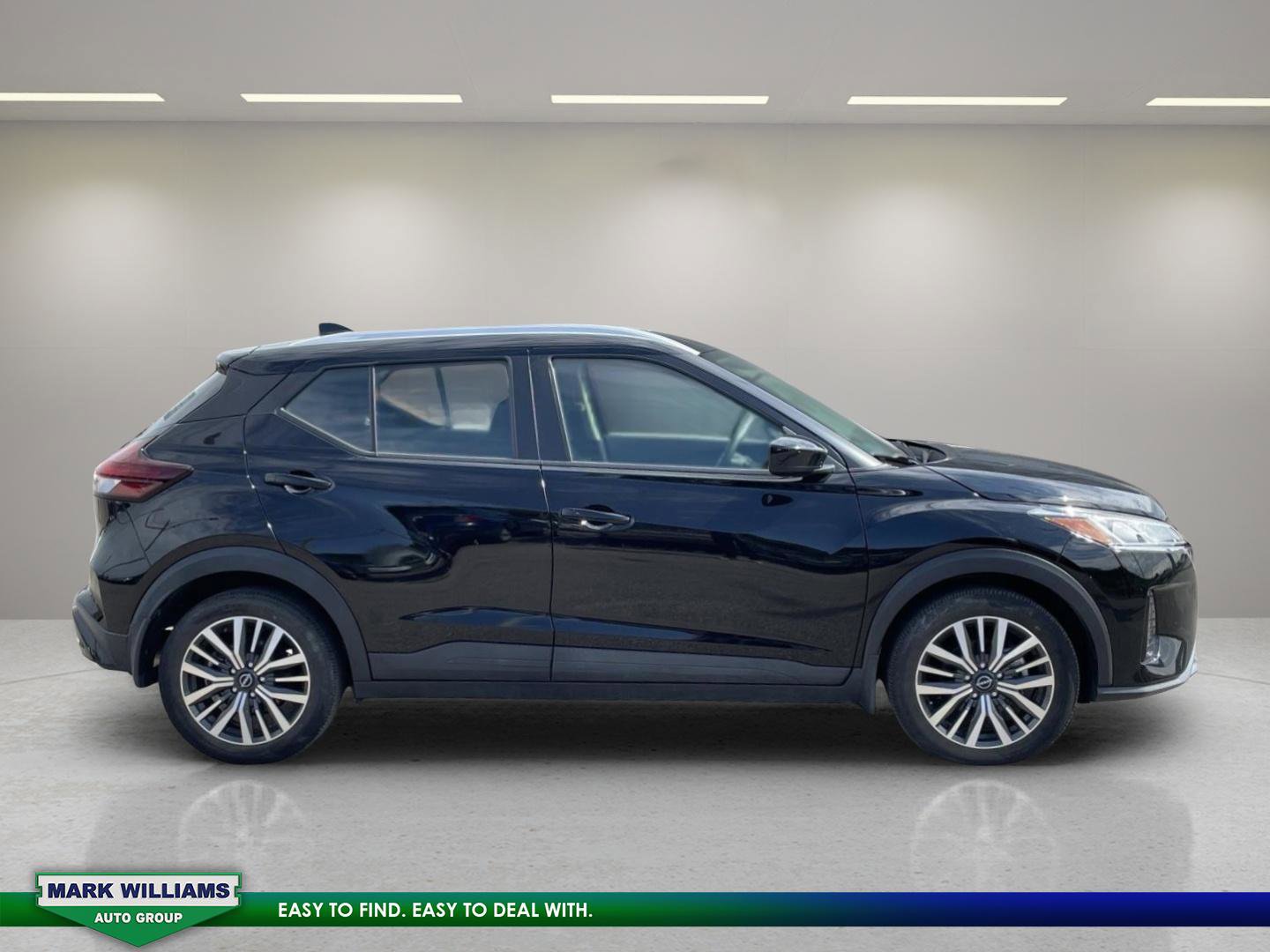 Used 2023 Nissan Kicks SV image 8