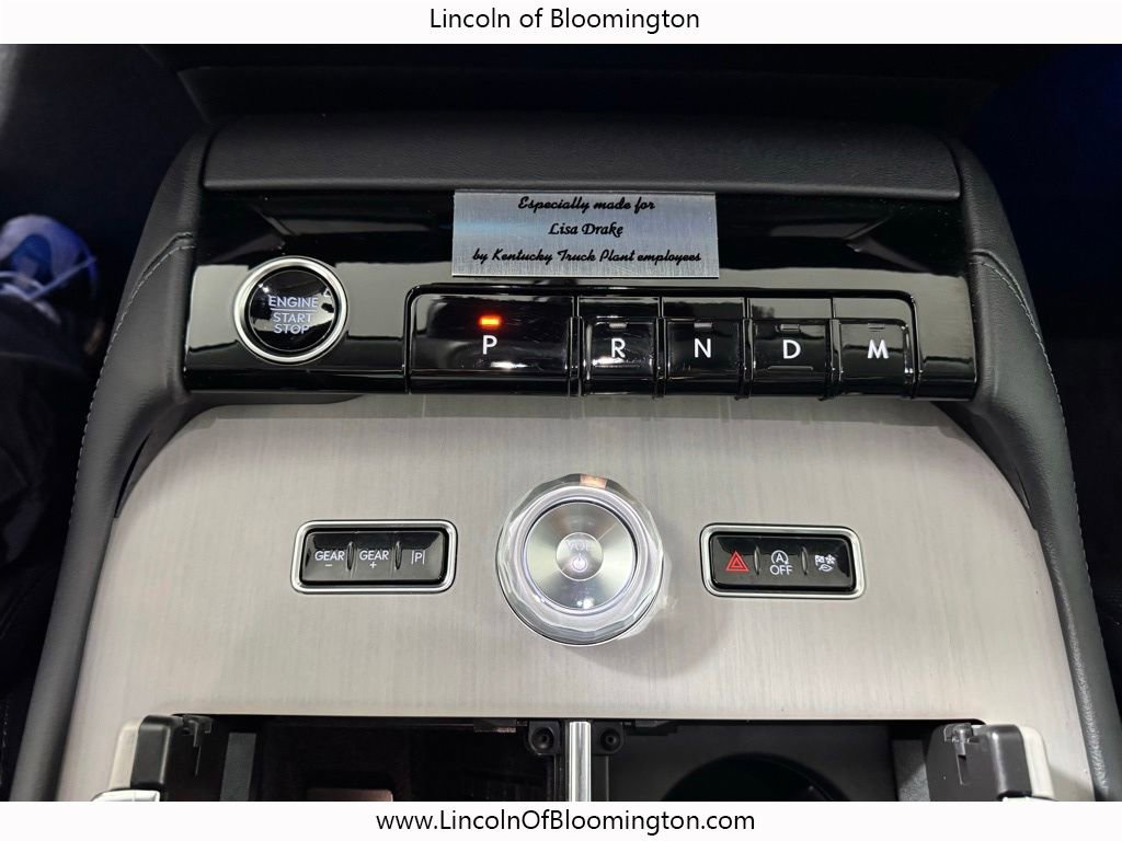 Certified 2025 Lincoln Navigator L Reserve AWD/4WD image 38