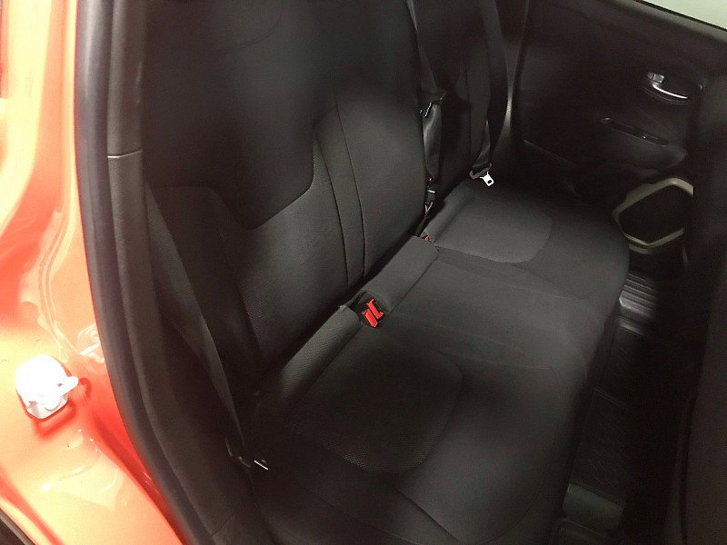 Used 2015 Jeep Renegade Latitude image 17