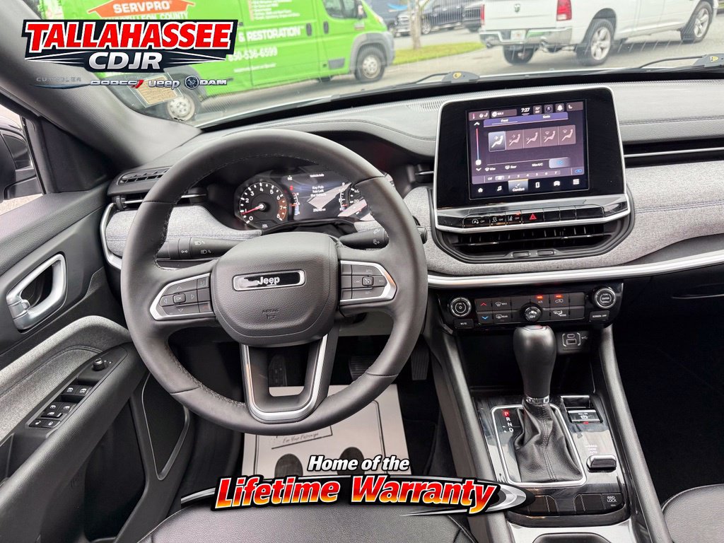 Used 2025 Jeep Compass Latitude AWD/4WD image 34
