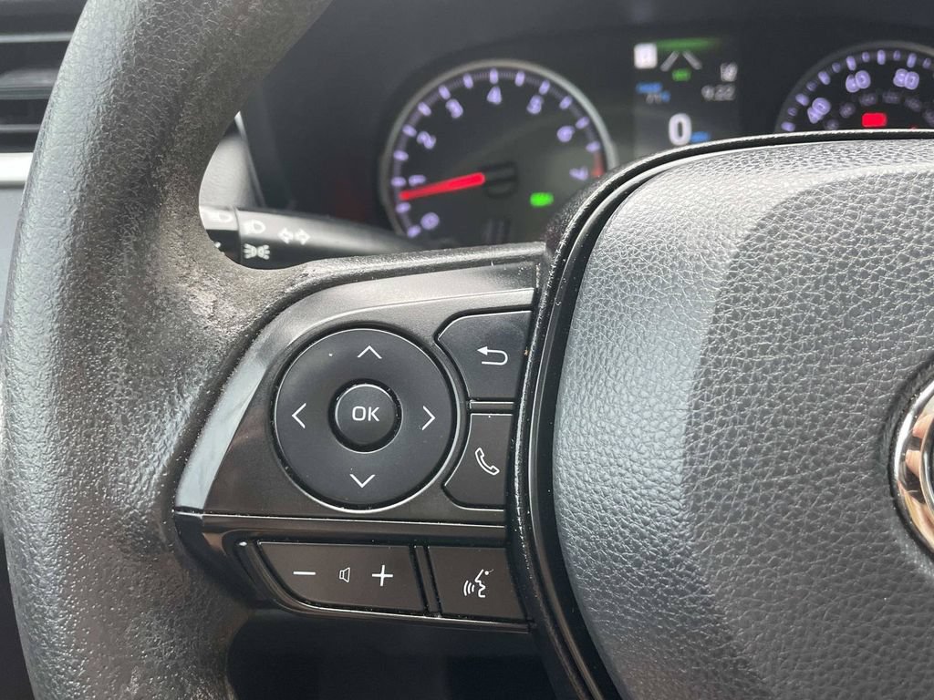 Used 2022 Toyota RAV4 XLE w/ Convenience Package FWD image 30