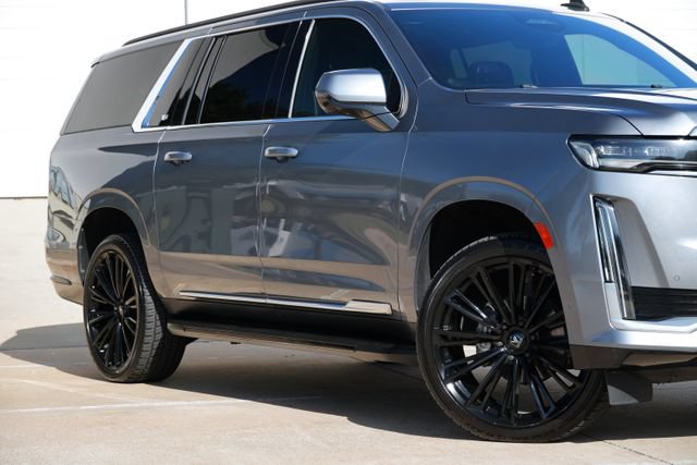 Used 2021 Cadillac Escalade ESV Premium Luxury w/ Performance Package AWD/4WD image 23
