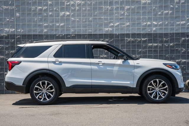 Used 2026 Ford Explorer ST-Line AWD/4WD image 4