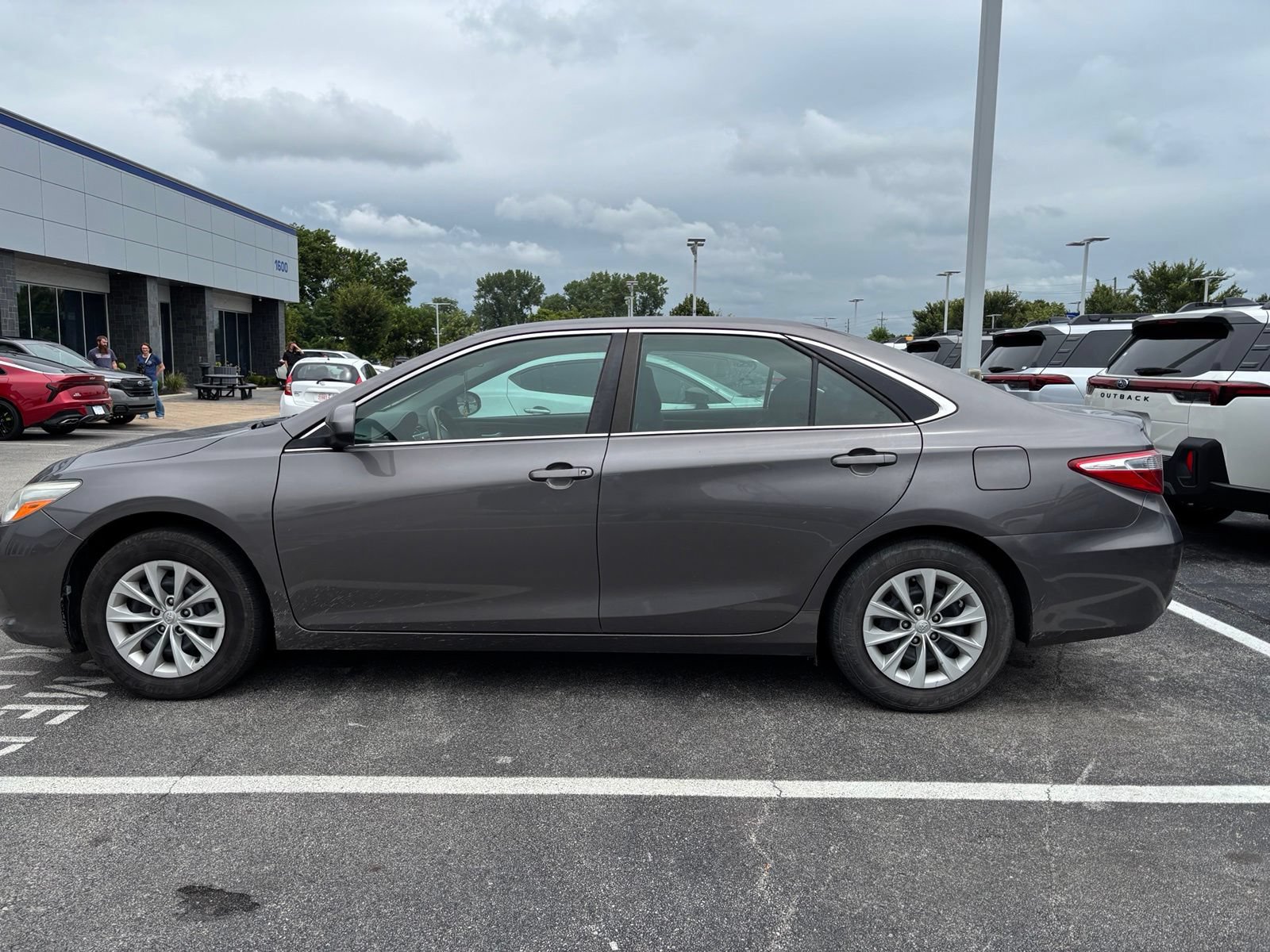 Used 2017 Toyota Camry LE FWD image 7