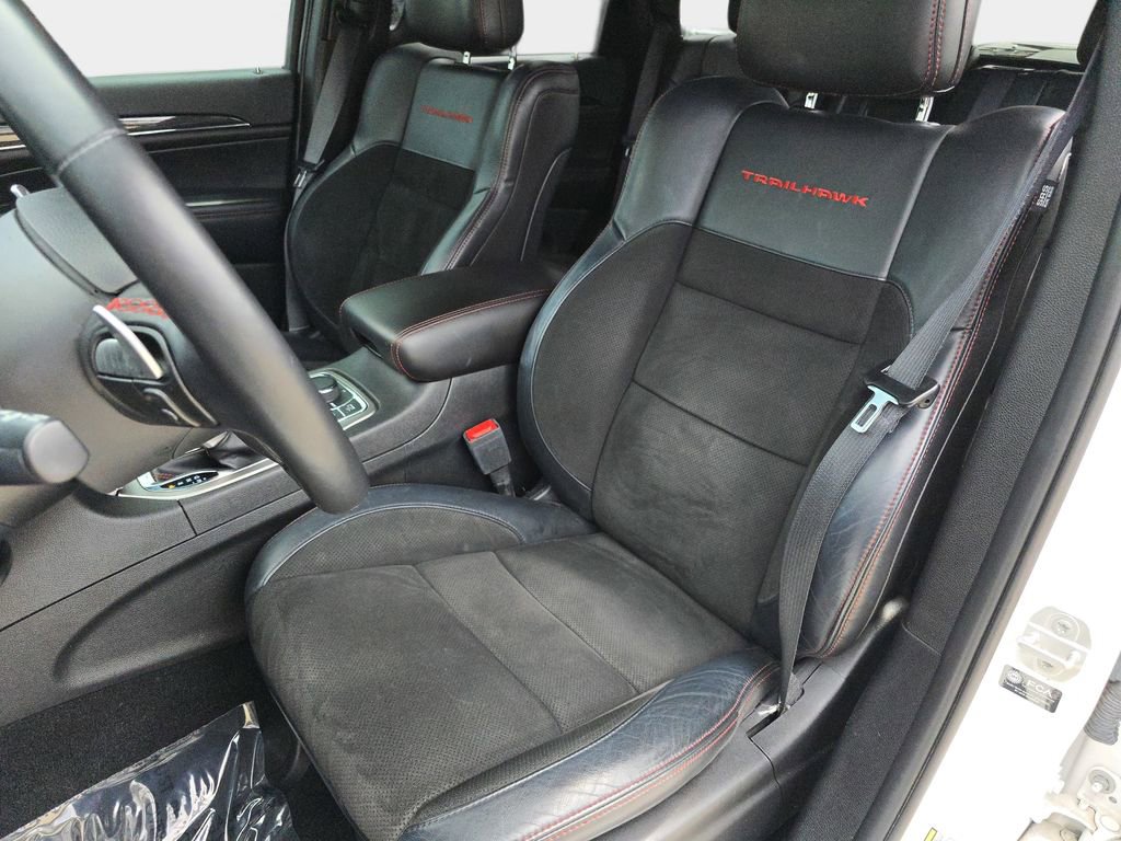 Used 2021 Jeep Grand Cherokee Trailhawk AWD/4WD image 18