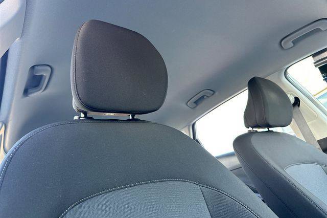 Certified 2026 Hyundai Kona SE image 18