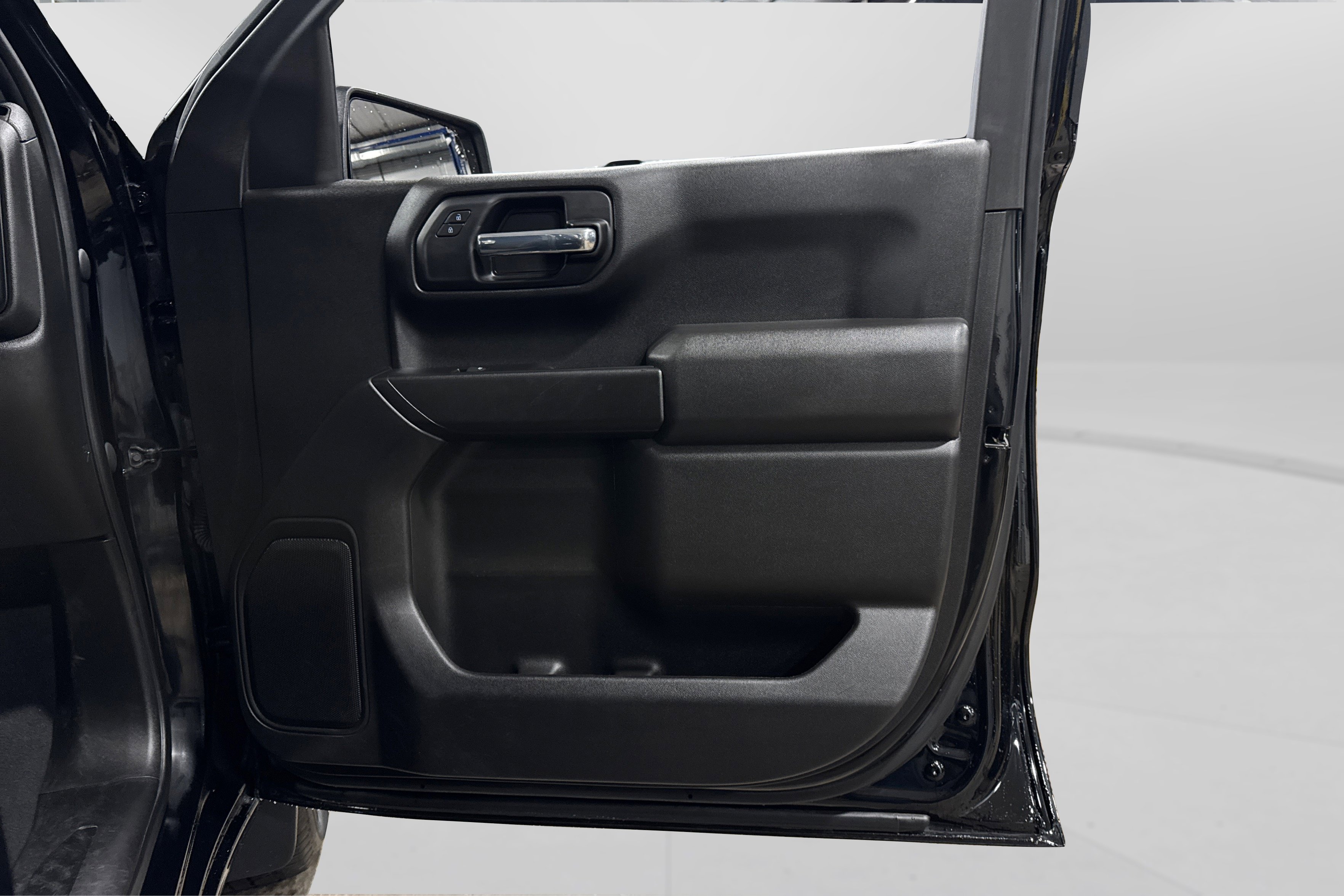 Used 2023 Chevrolet Silverado 1500 Custom image 36