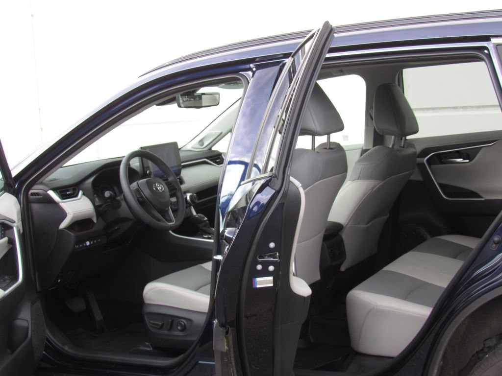 Certified 2025 Toyota RAV4 Limited w/ Advanced Technology Package AWD/4WD image 13
