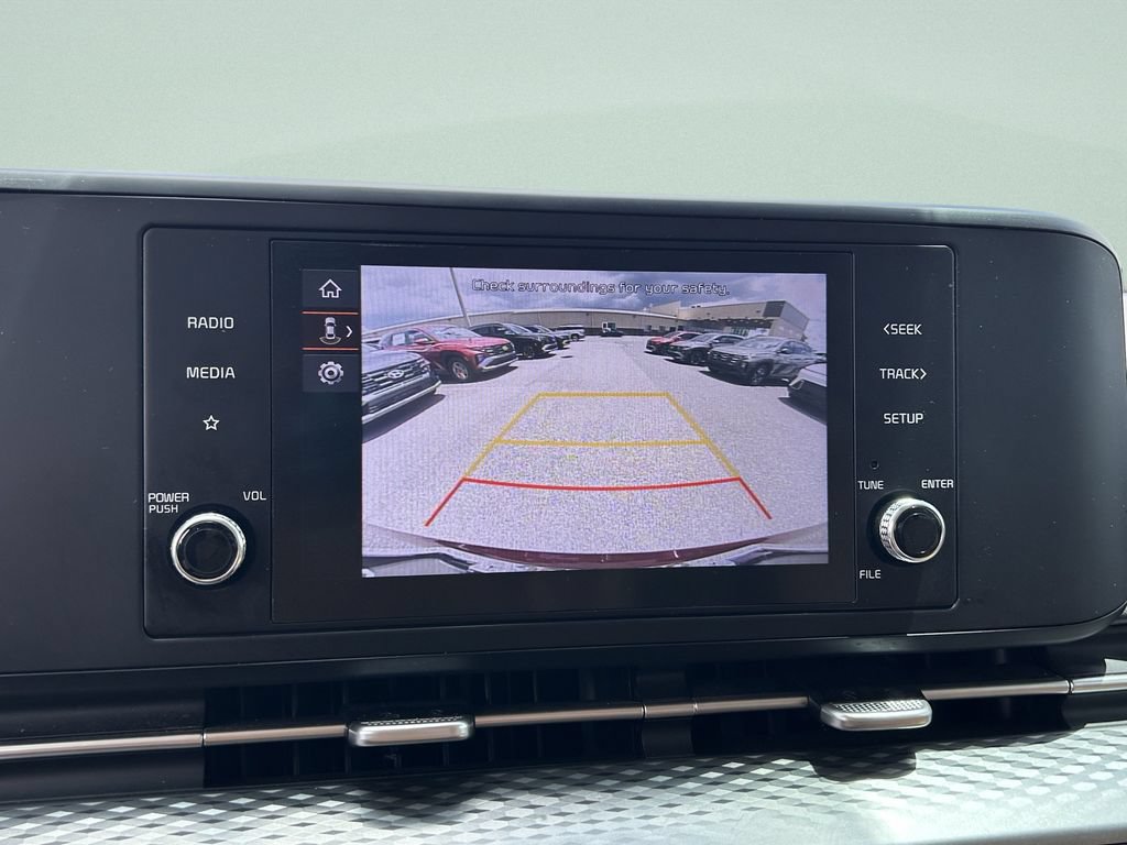 Used 2024 Kia Carnival LX FWD image 26