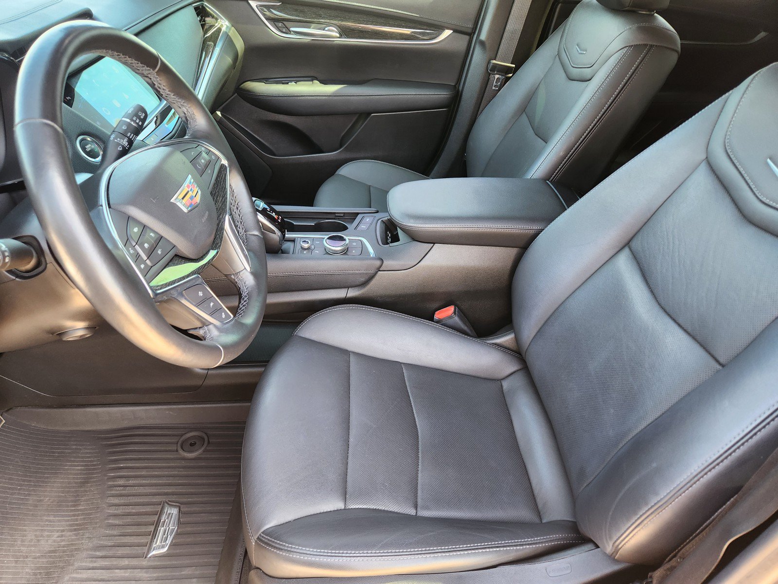 Used 2021 Cadillac XT5 Premium Luxury w/ LPO, Floor Liner Package FWD image 11