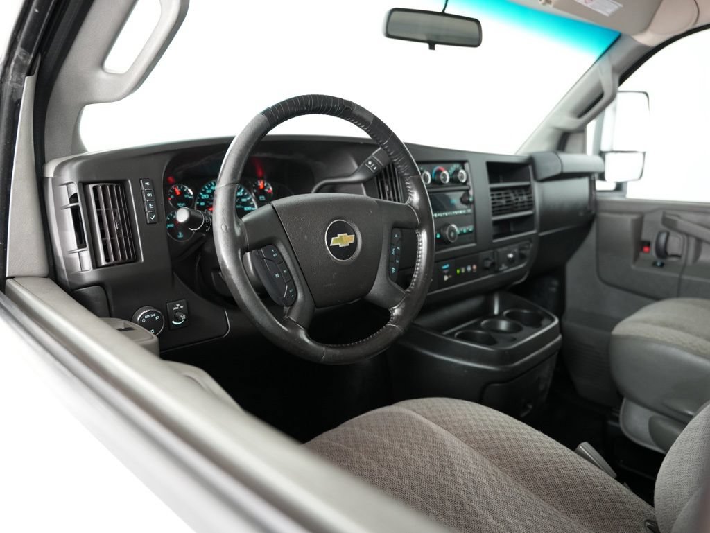 Used 2020 Chevrolet Express 3500 w/ Power Convenience Package RWD image 6