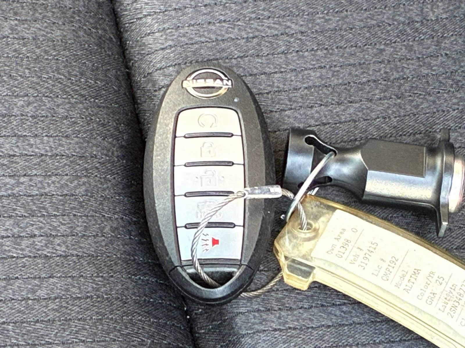 Used 2025 Nissan Altima 2.5 SV FWD image 24