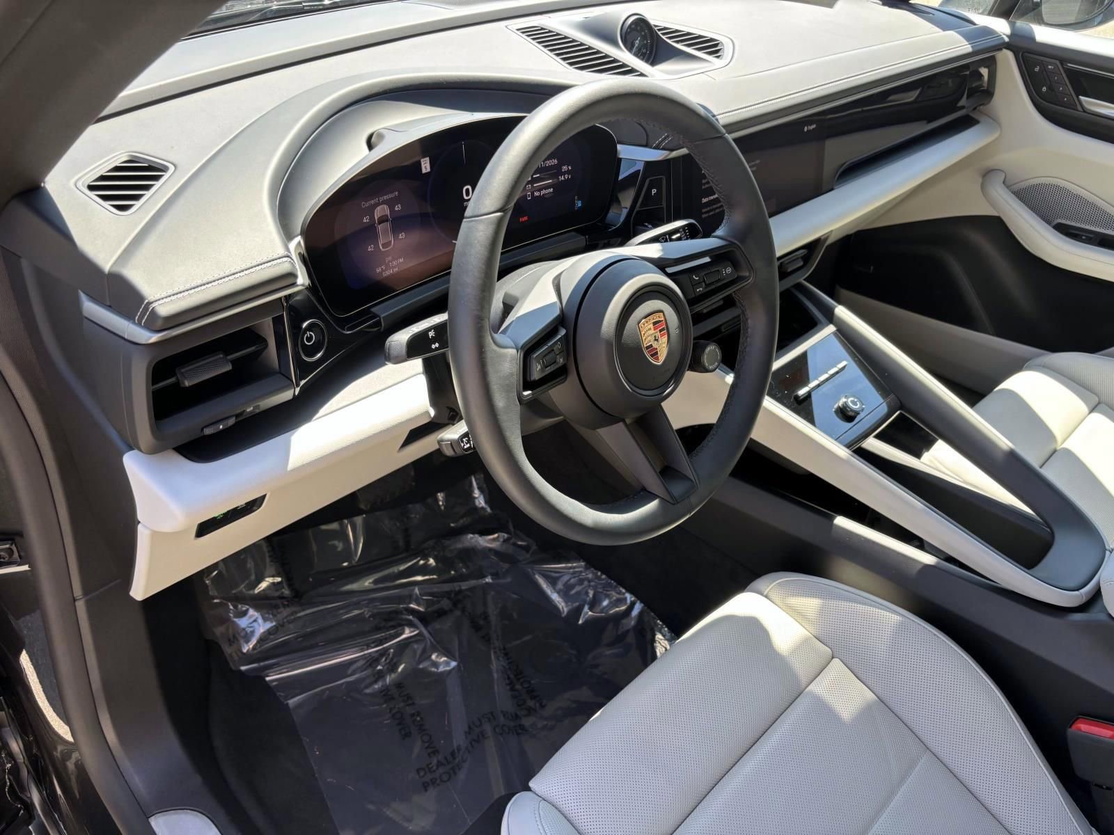 Certified 2025 Porsche Macan 4 Electric AWD/4WD image 25