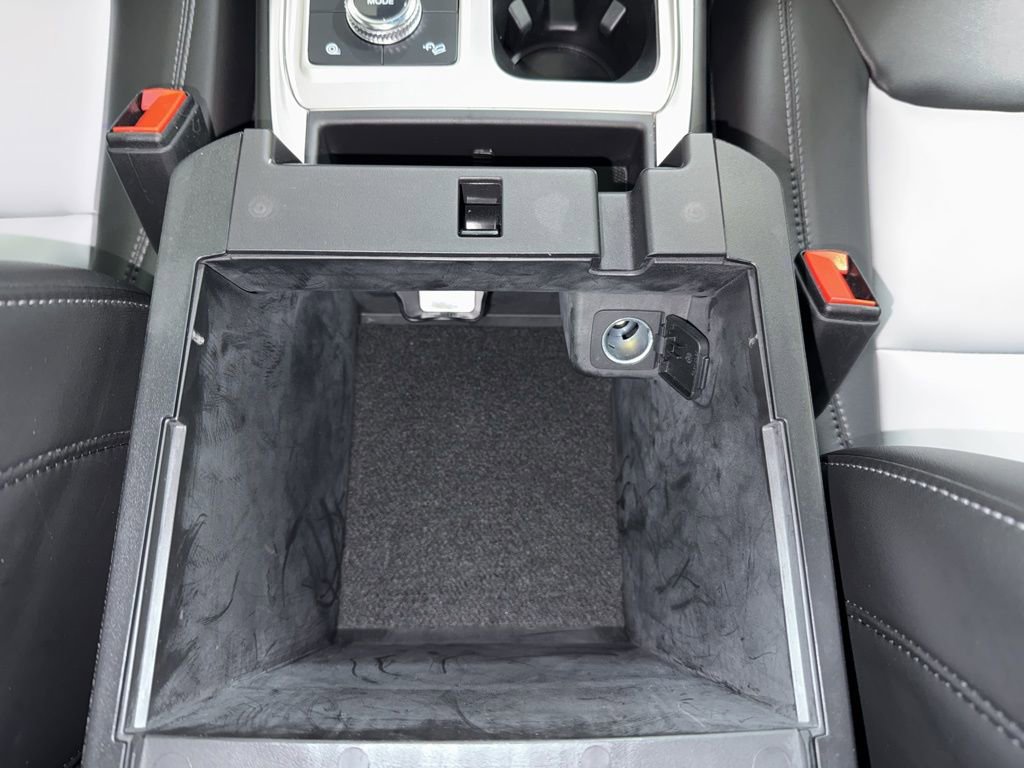 Used 2023 Ford Explorer XLT w/ Equipment Group 202A image 30