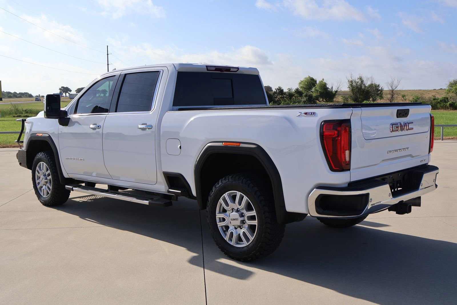 Used 2021 GMC Sierra 2500 SLT w/ SLT Premium Package AWD/4WD image 13