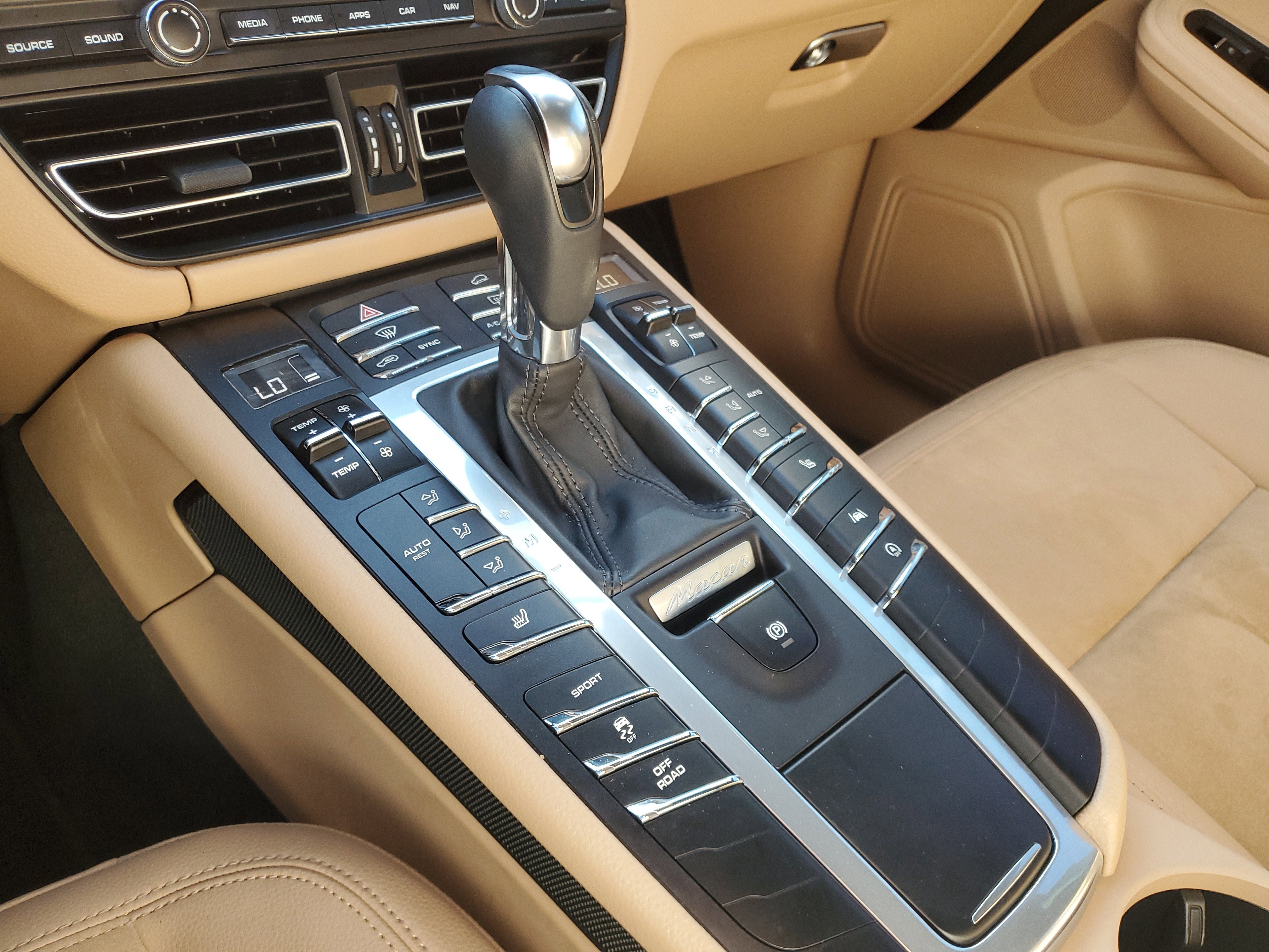 Used 2021 Porsche Macan image 23