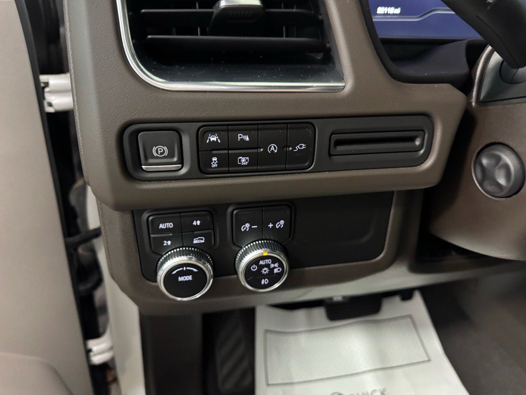 Used 2022 GMC Yukon SLT w/ SLT Premium Package image 19