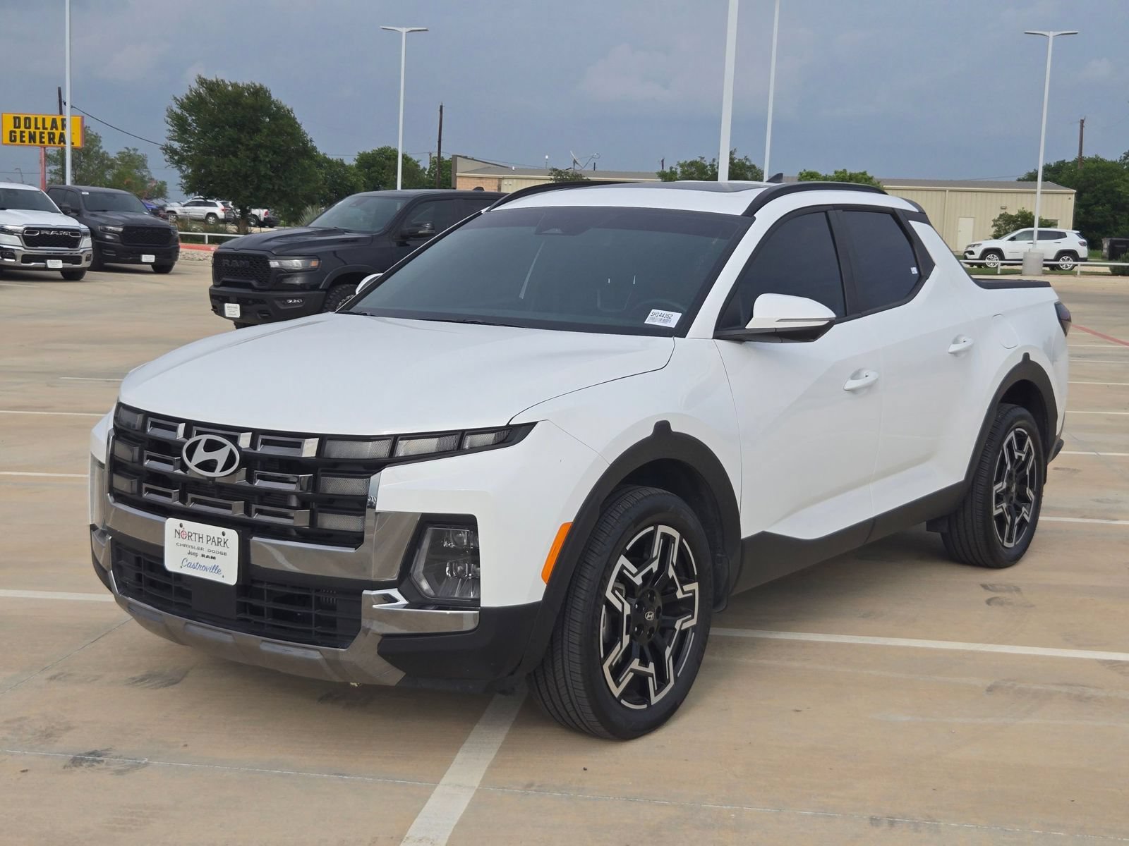 Used 2025 Hyundai Santa Cruz Limited AWD/4WD image 7