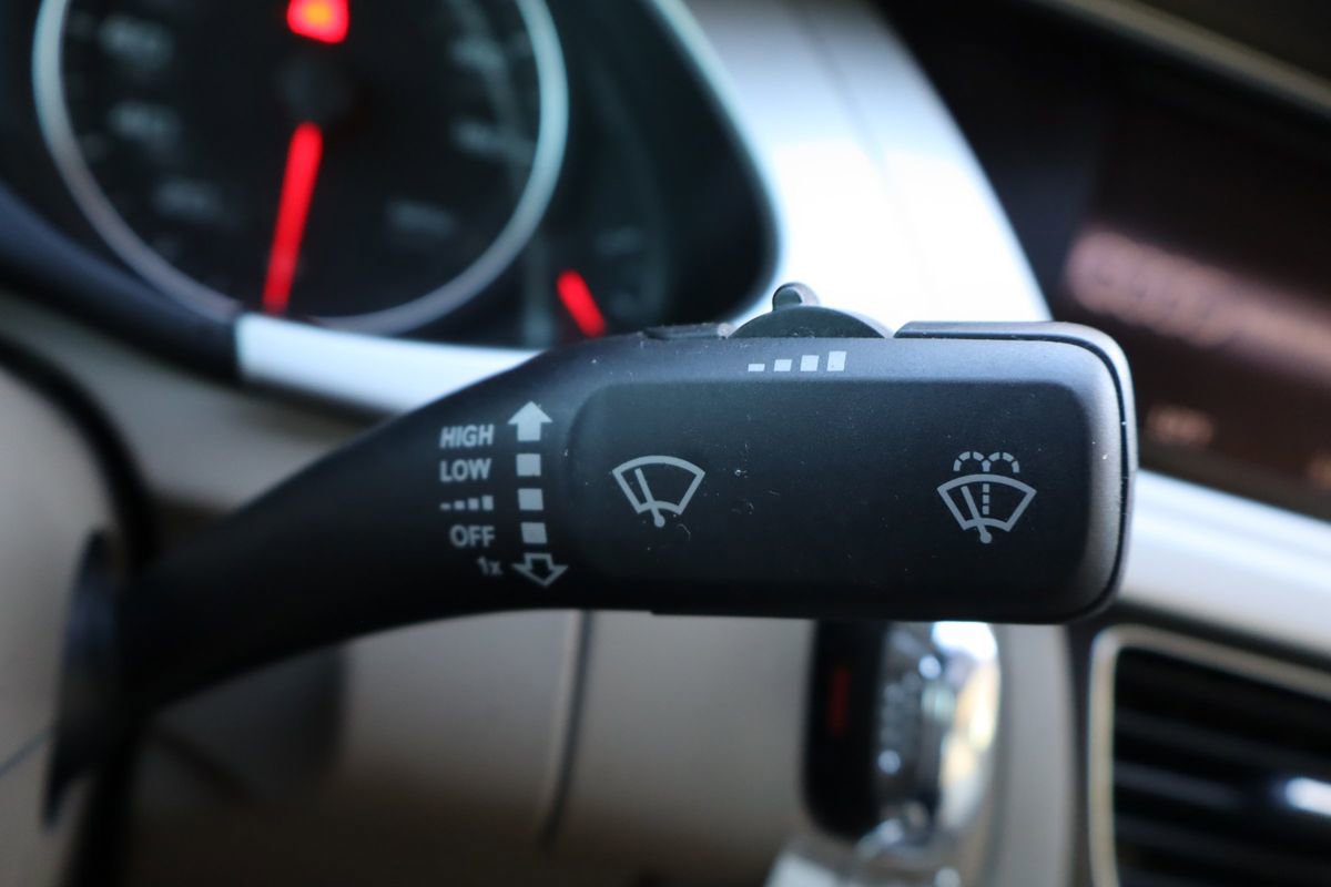 Used 2011 Audi A4 2.0T Premium image 31