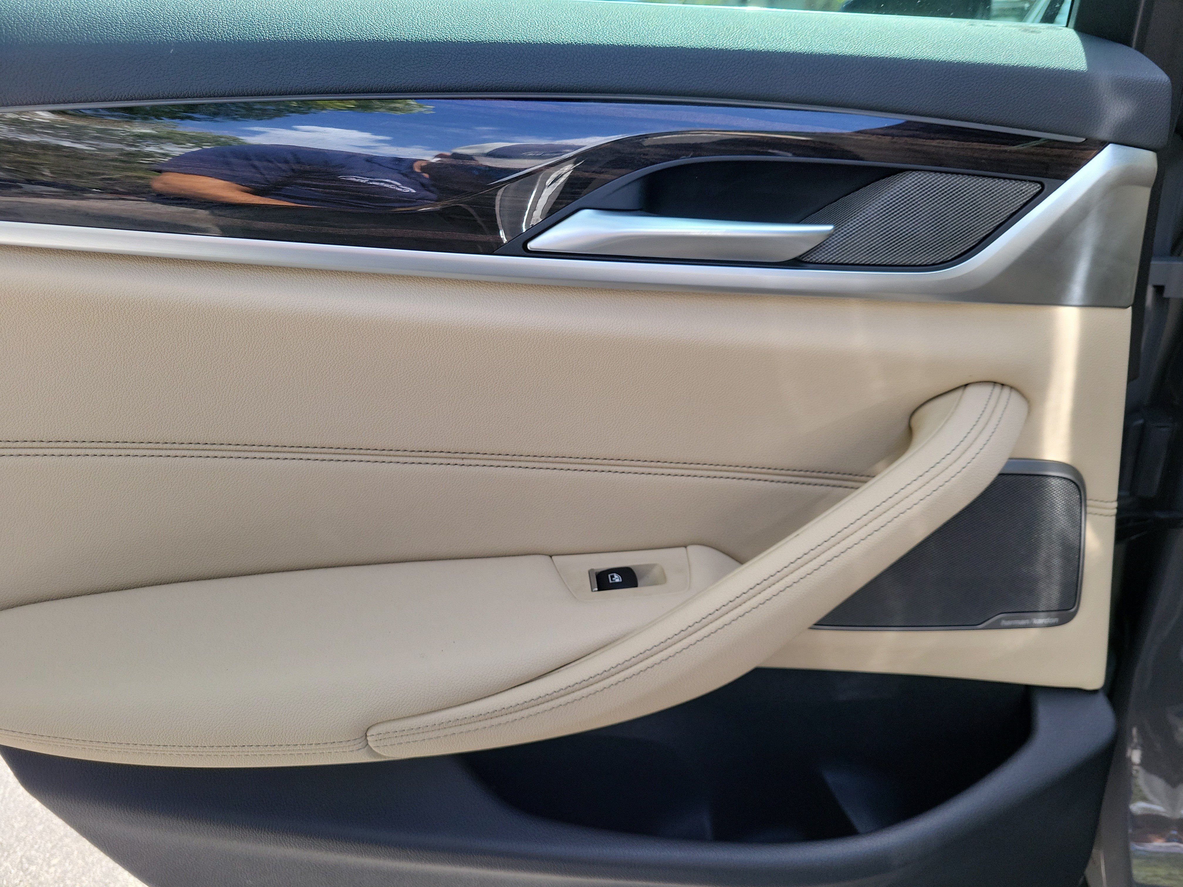Used 2021 BMW 530i w/ Premium Package RWD image 11