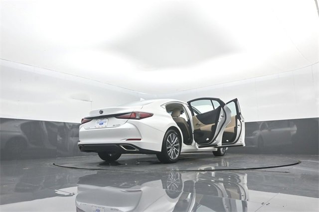 Used 2021 Lexus ES 350 w/ Premium Package image 43