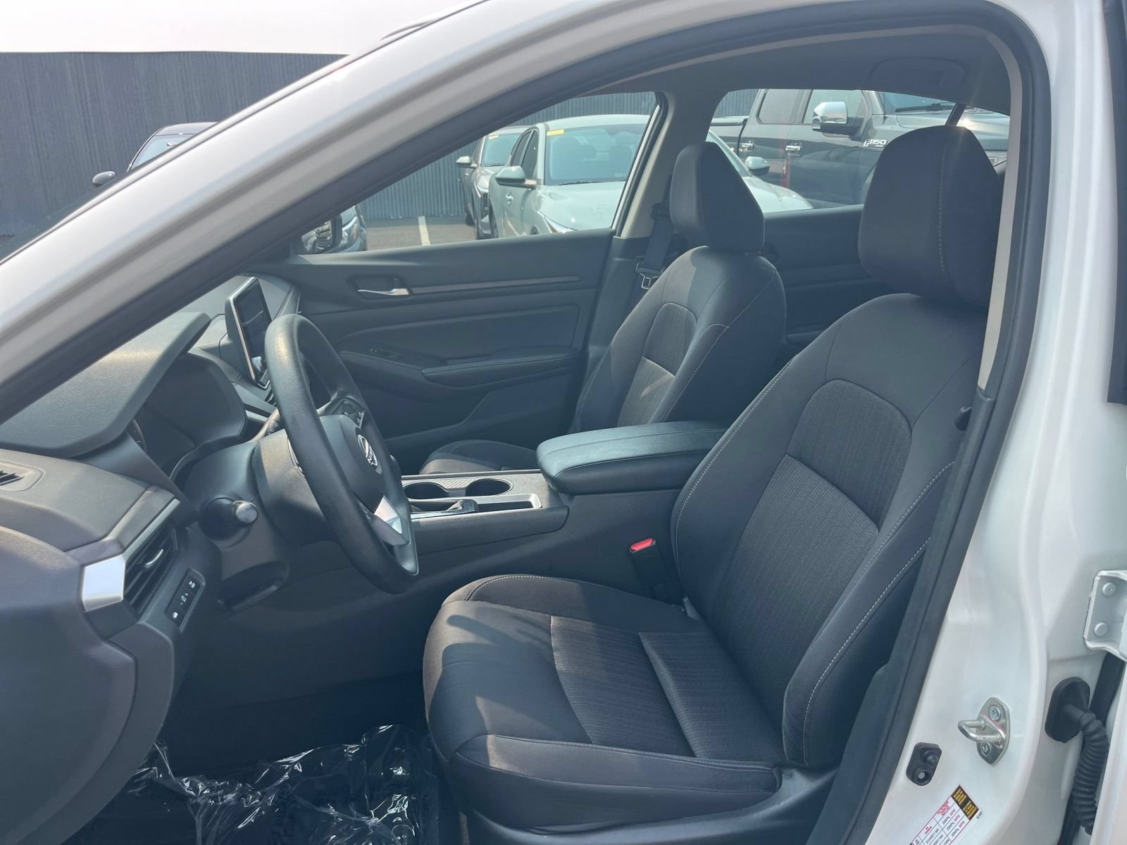 Used 2025 Nissan Altima 2.5 SV FWD image 36