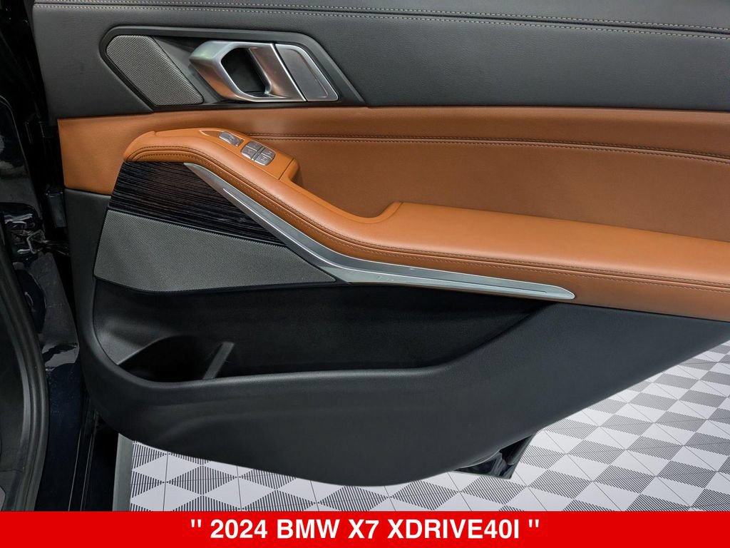 Used 2024 BMW X7 xDrive40i w/ M Sport Package AWD/4WD image 34