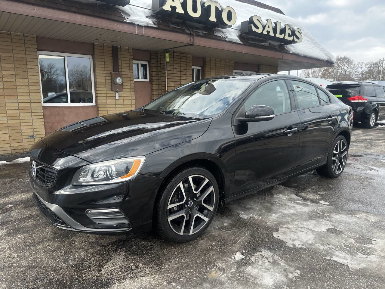 Used 2018 Volvo S60 T5 Dynamic w/ Protection Package image 16