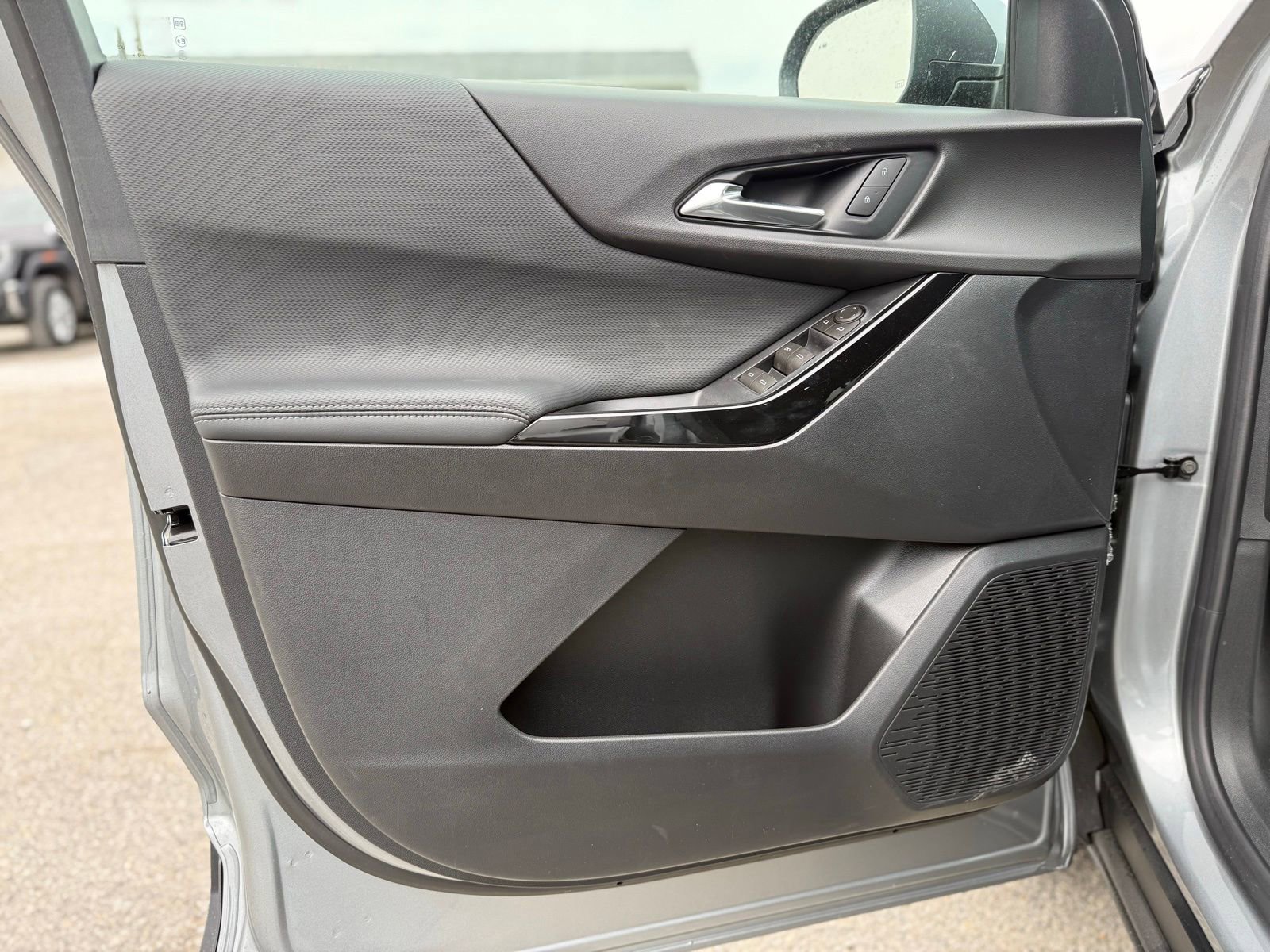 New 2026 Chevrolet Equinox LT FWD image 13