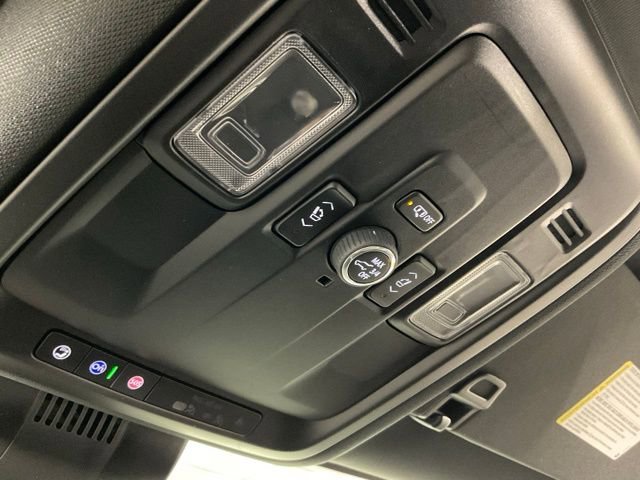 Used 2025 GMC Yukon Elevation image 21