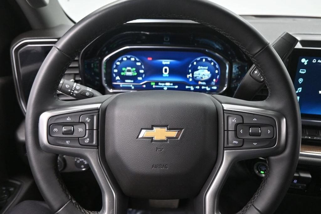 Used 2024 Chevrolet Silverado 1500 LT w/ Convenience Package II RWD image 9