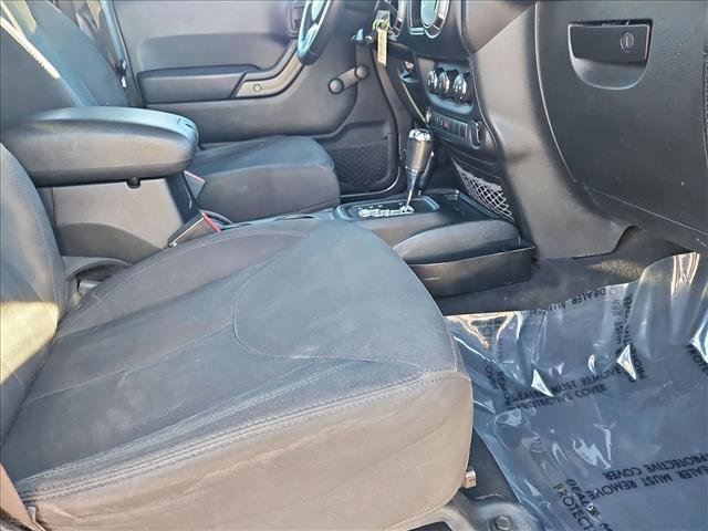 Used 2018 Jeep Wrangler Unlimited Sport w/ Connectivity Group image 18