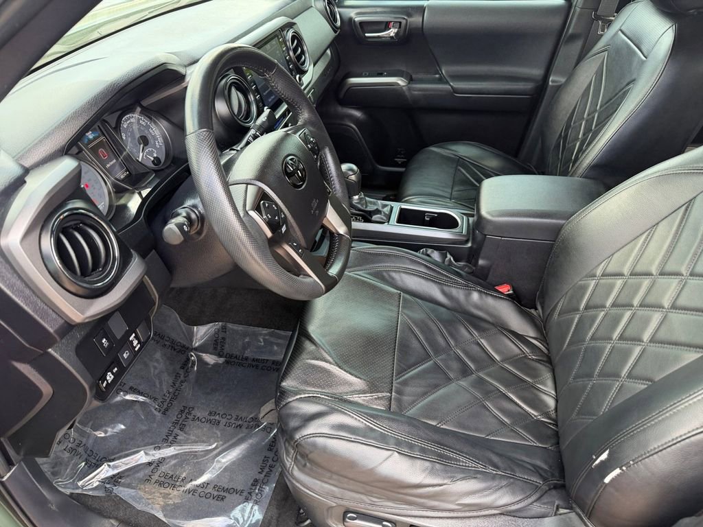 Used 2021 Toyota Tacoma TRD Off-Road image 9