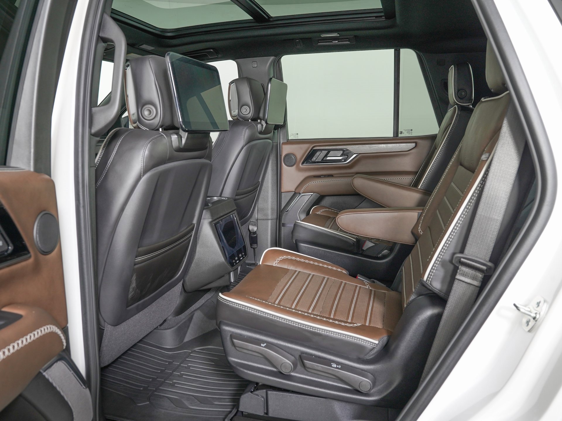 Used 2025 GMC Yukon Denali Ultimate image 17